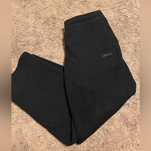 Aritzia Cozy Sweatfleece Mega Straight Sweatpant - Picture 2 of 3